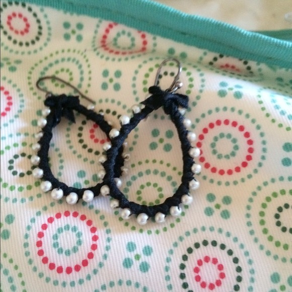 Stella & Dot Earrings - Picture 1 of 1