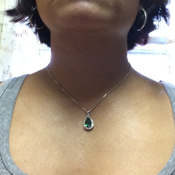 14k white gold on emerald... Reduce price now !!! - Picture 4 of 4