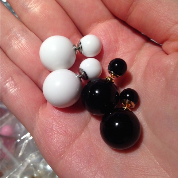 🚫sold🚫pairs of tribal earrings