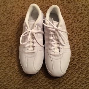 Nike cheer shoes