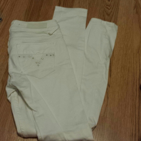 White vigoss jeans