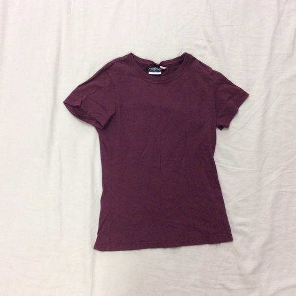 maroon tee - Picture 2 of 4
