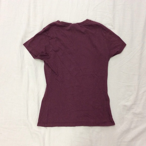maroon tee - Picture 3 of 4