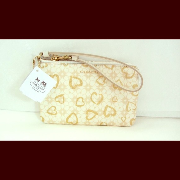 NWT Coach White Vinyl Gold hearted Wristlet