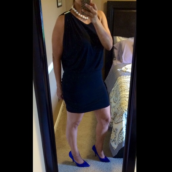🎀MICHAEL KORS fitted little black dress🎀 - Picture 2 of 4