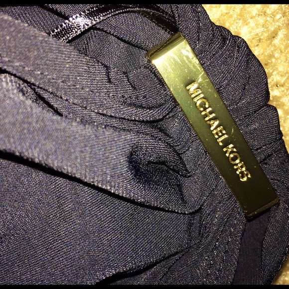 🎀MICHAEL KORS fitted little black dress🎀 - Picture 4 of 4