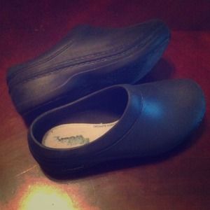 Nursing shoes