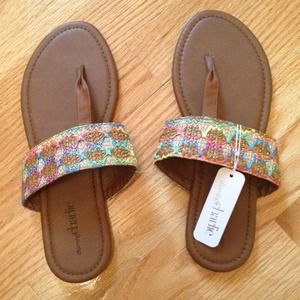 Brown sandal with pastel multicolor crochet!