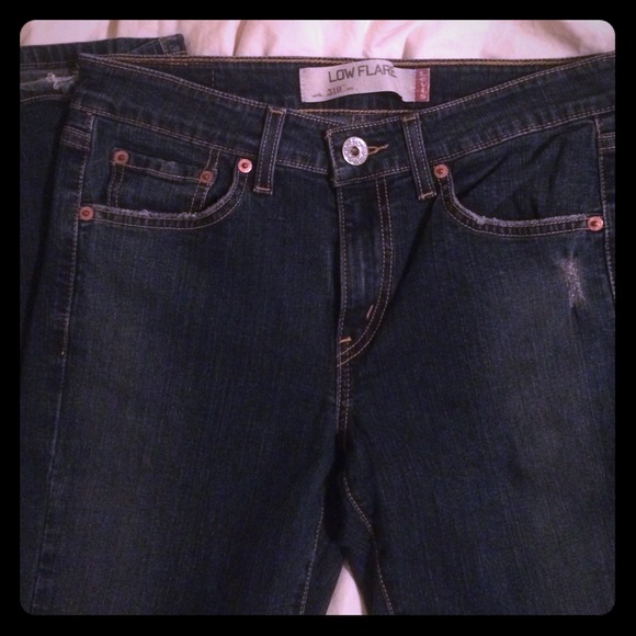 Levi's low rise flare dark denim size 7