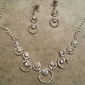 Beautiful necklace and earring set