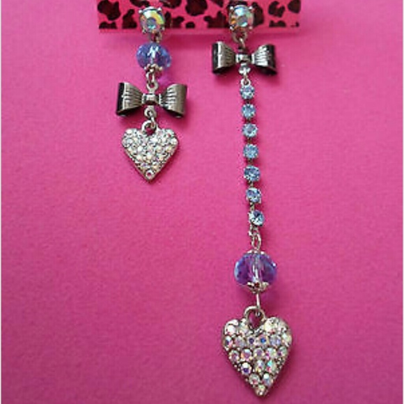 SOLD SOLD BETSEY JOHNSON

Mismatch  Earrings!