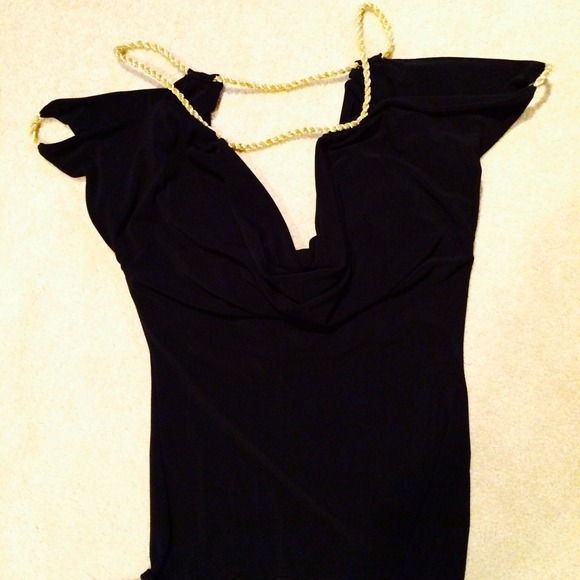 Black top with golden braids by Marciano ☀️