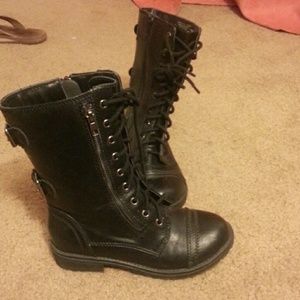 Combat boots