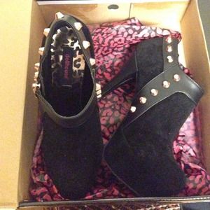 Dollhouse Heel Boots