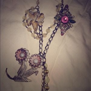 STUNNING statement necklace