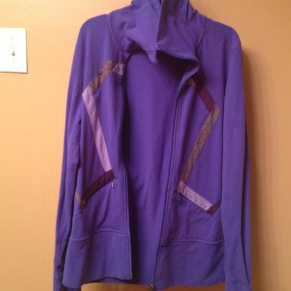Lululemon jacket size 8
