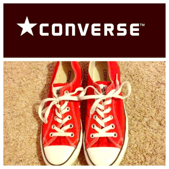 Red converse !