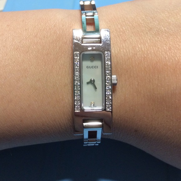 ⭐️HOST PICK⭐️Gucci white dial diamond watch - Picture 3 of 3