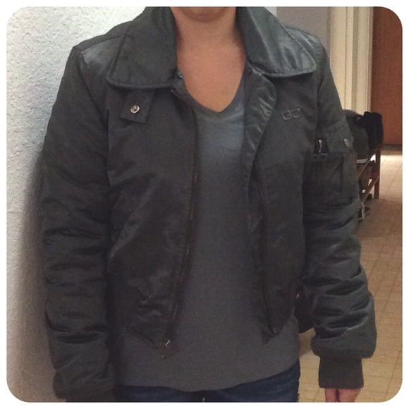 ❌BUNDLED❌ GUESS bomber jacket - Picture 4 of 4