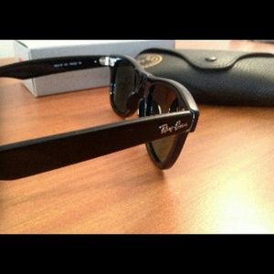 Black Ray Ban Wayfarers