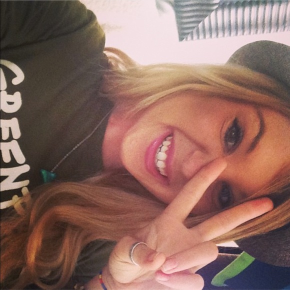 Meet the closet owner💎 - Picture 3 of 4