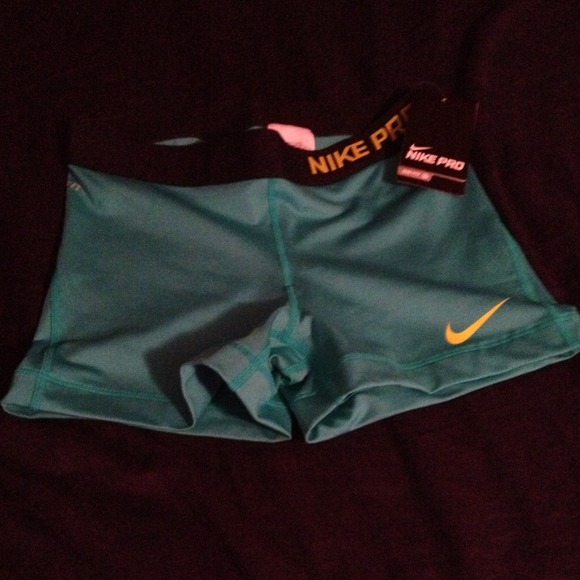 Nike turquoise size medium