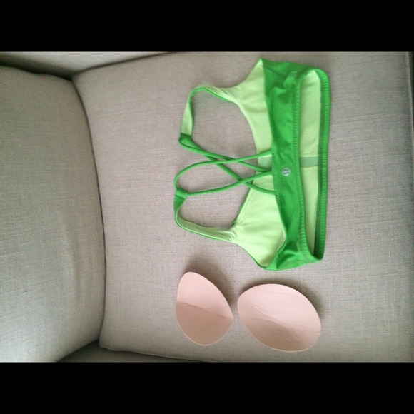 Lululemon free to be bra size 6