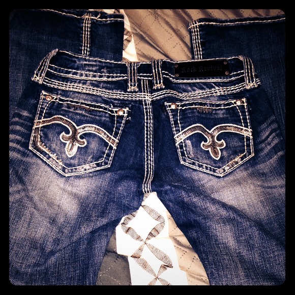 **SOLD**Women's Rock Revival Jeans