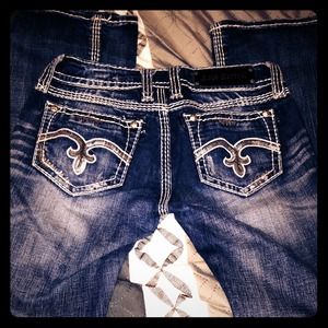 **SOLD**Women's Rock Revival Jeans