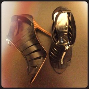 Price ⬇️ HP Jessica Simpson Hello high heels