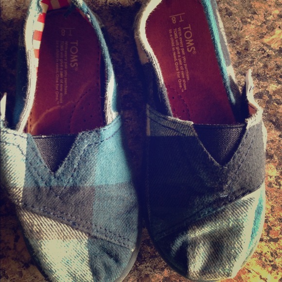 Toddler size 8 toms