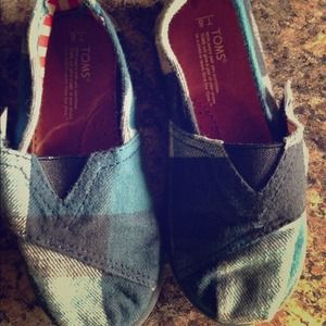Toddler size 8 toms
