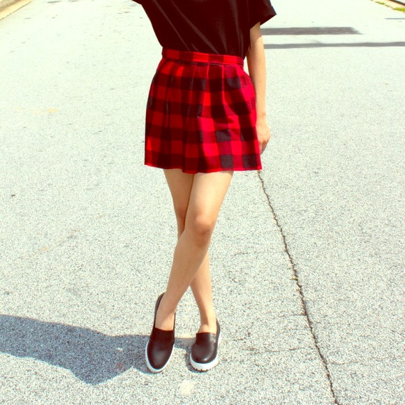 pleated plaid skirt