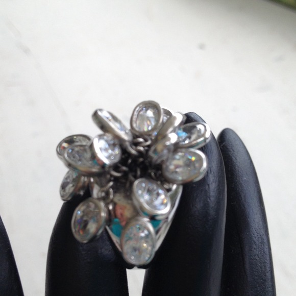 Silver crystal ring - Picture 2 of 3