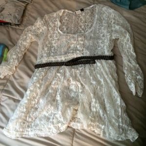 Super cute Lacey top with belt