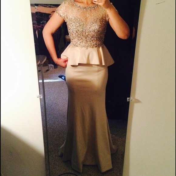 Tony Bowls 21408 Peplum Gown - Sz 4 , Champagne - Picture 3 of 4