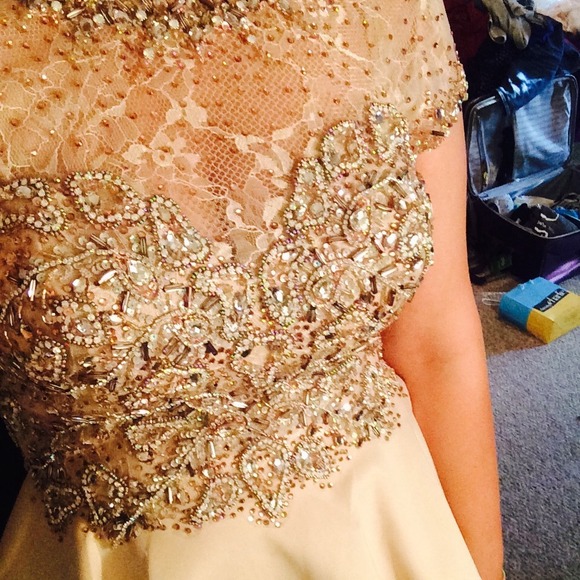 Tony Bowls 21408 Peplum Gown - Sz 4 , Champagne - Picture 4 of 4