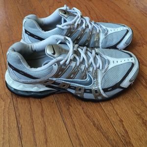 Bundle for @nallu Nikes, sandals and genie bra