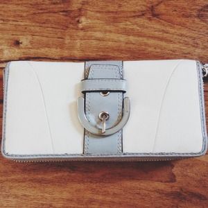 COACH BUCKLE LEATHER WALLET Now reduced