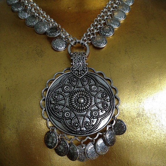 Beautiful detailed silver necklace ! - Picture 3 of 3