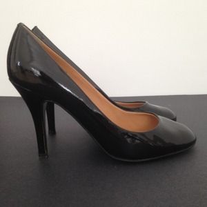 J CREW Black Pumps -- Size 7