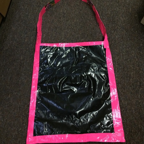 Very cute duck tape tote - Picture 3 of 4