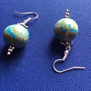 Earrings, bracelets, necklace.