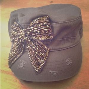 Military style bow hat