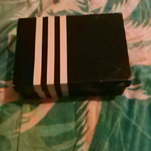 Track shoes (spicks)