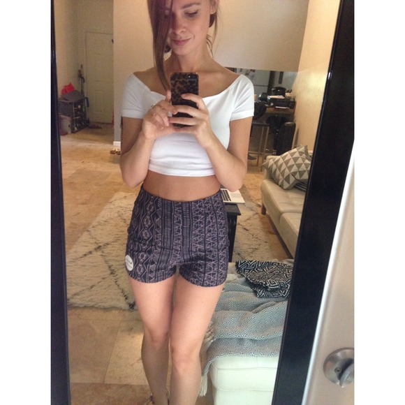 NWT kirra high waisted printed shorts