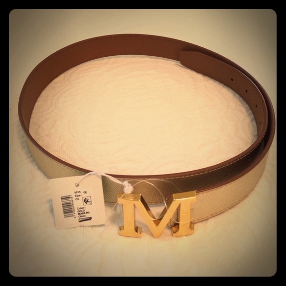 C Wonder Reversible Leather belt with M buckle