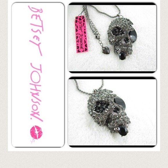 Betsey Johnson black skull Pendant Necklace - Picture 2 of 2