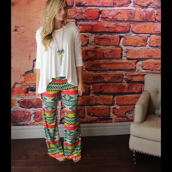 ⬇️Vibrant print fold over waist knit palazzo pants - Picture 3 of 4
