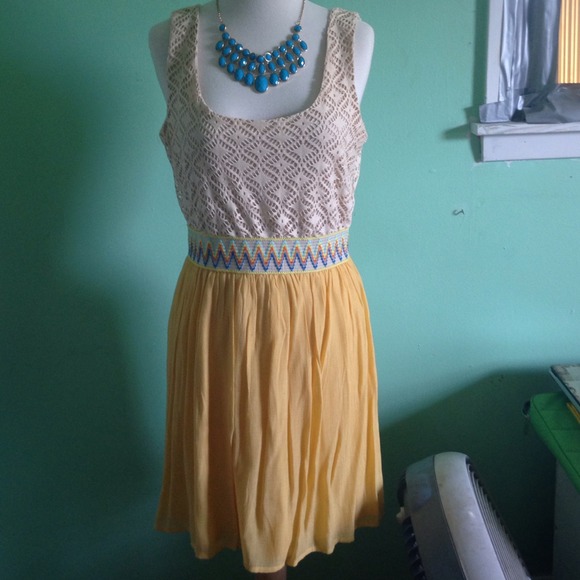 Dresses & Skirts - Crotchet dress with elastic waist